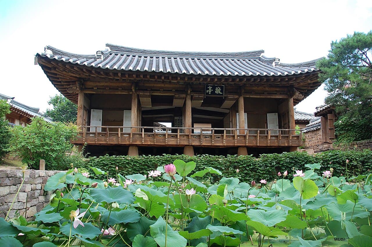 서석지 전경