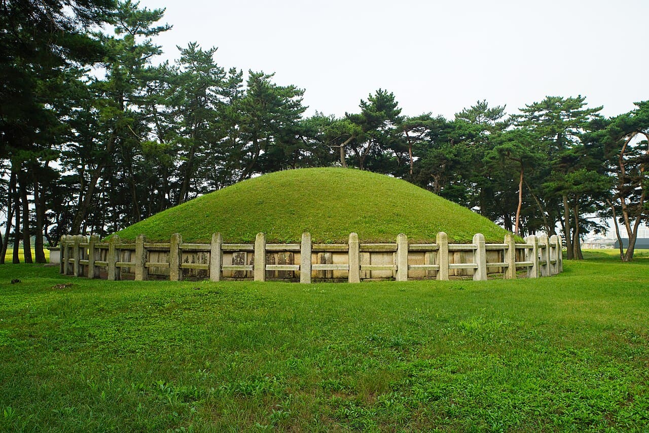 헌덕왕릉 전경