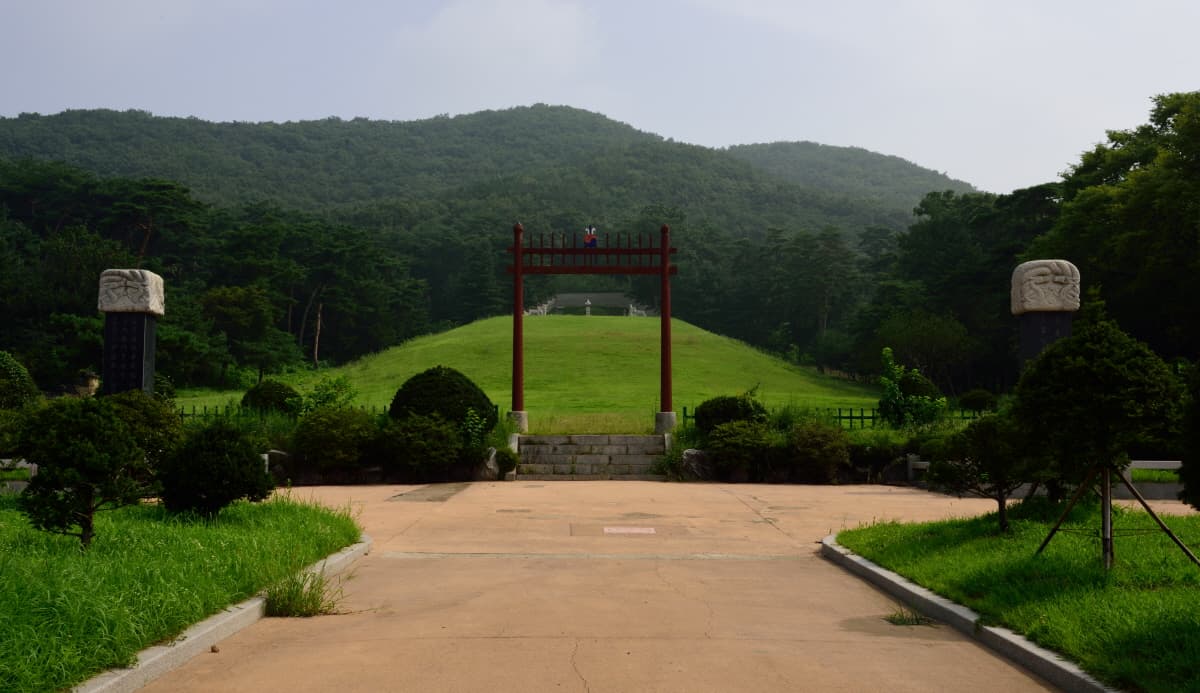파주 윤관장군묘 전경